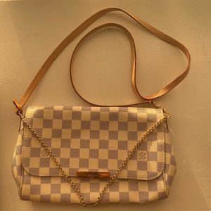 Authentic Louis Vuitton Favorite MM Clutch